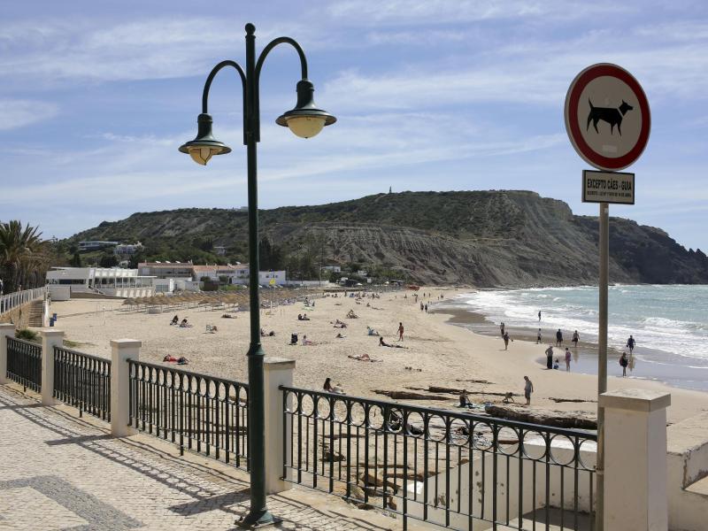 Im portugiesischen Praia da Luz war Maddie 2007 verschwunden. Foto: Armando Franca/AP/dpa