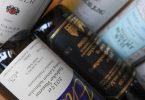 Viele Konsumenten verstehen das komplizierte System der Weinbezeichnungen nicht. Ein neues Weinrecht soll mehr Transparenz für Verbraucher schaffen. Foto: Arne Dedert/dpa