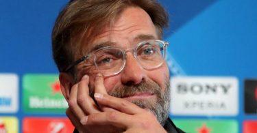 Steht mit dem FC Liverpool kurz vor seinem größten Triumph in England und kann schon mal träumen: Jürgen Klopp. Foto: Richard Sellers/PA Wire/dpa