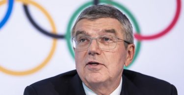 Thomas Bach ist der Präsident des Internationalen Olympischen Komitees. Foto: Jean-Christophe Bott/KEYSTONE/dpa