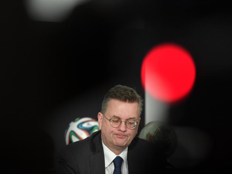 Trat im April 2019 als DFB-Präsident zurück: Reinhard Grindel. Foto: Boris Roessler/dpa