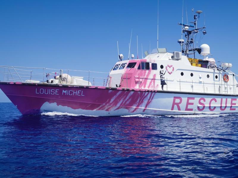 Die Besatzung des Rettungsschiffs der Louise Michel braucht dringend Unterstützung. Foto: -/Louise Michel/dpa