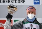 Bringt den deutschen Skispringern mit seinem Auftaktsieg in Oberstdorf Schwung: Karl Geiger. Foto: Daniel Karmann/dpa