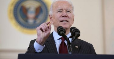 US-Präsident Joe Biden gedenkt mit einer Ansprache der rund 500.00 Corona-Toten im Land. Foto: Evan Vucci/AP/dpa