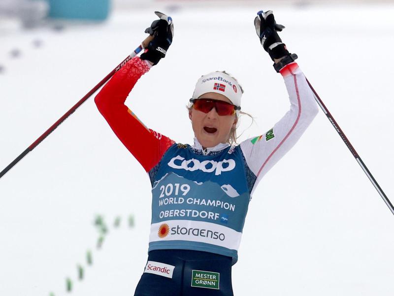 Norwegens Langlauf-Star Therese Johaug gewann in Oberstdorf erneut den WM-Titel im Skiathlon. Foto: Karl-Josef Hildenbrand/dpa