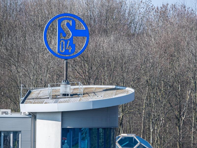 Der FC Schalke 04 steckt tief in der Krise. Foto: Guido Kirchner/dpa