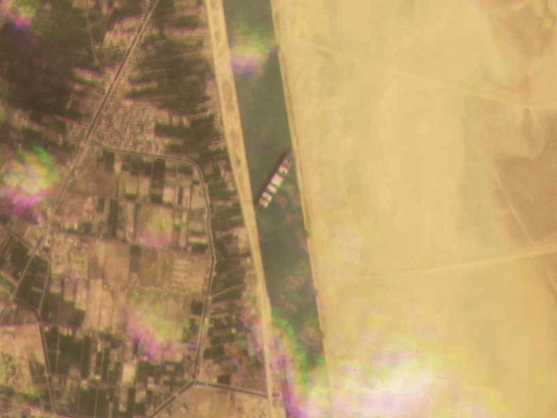 Dieses Satellitenbild zeigt das Frachtschiff MV Ever Given, das im Suezkanal auf Grund gelaufen ist. Foto: Planet Labs Inc./Planet Labs Inc./AP/dpa