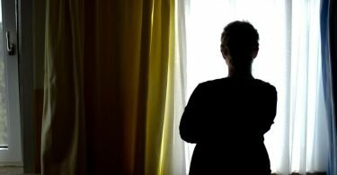 Laut einer britischen Studie hat eine Covid-19-Erkrankung häufiger psychologische und neurologische Störungen zur Folge als andere Atemwegserkrankungen. Foto: Peter Steffen/dpa