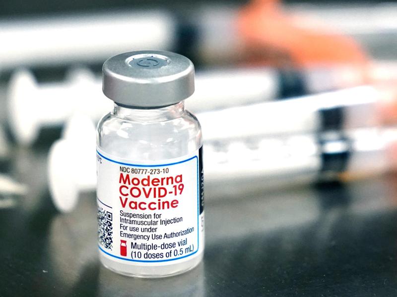 Der Schutz gegen Corona durch den Moderna-Impfstoff soll laut einer Studie auch nach sechs Monaten noch hoch sein. Foto: Rogelio V. Solis/AP/dpa