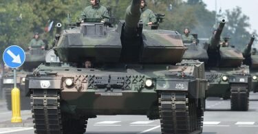 Im vergangenen Jahr stiegen die Militärausgaben weltweit auf mehr als 1,6 Billionen Euro. Foto: Radek Pietruszka/PAP/dpa