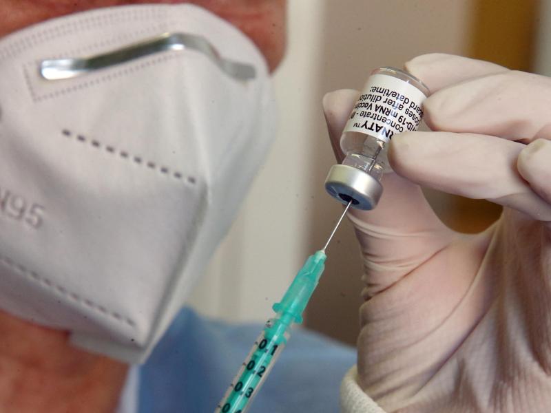 Die USA schlagen eine Patenfreigabe von Covid-19-Impfstoffen vor. Die EU ist noch nicht überzeugt. Foto: Wolfgang Kumm/dpa