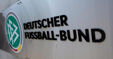 Der Deutsche Fußball-Bund steckt in einer tiefen Krise. Foto: Boris Roessler/dpa