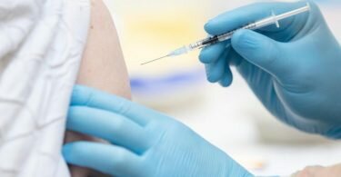 Das Impftempo in Deutschland hat sich zuletzt deutlich erhöht – und bald soll es auch für die Jüngsten schnell gehen. Foto: Friso Gentsch/dpa