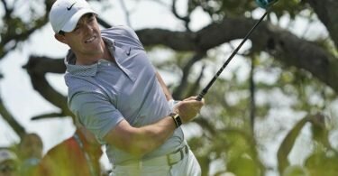 Rory McIlroy gehört bei der PGA Championship zu den Favoriten. Foto: Matt York/AP/dpa