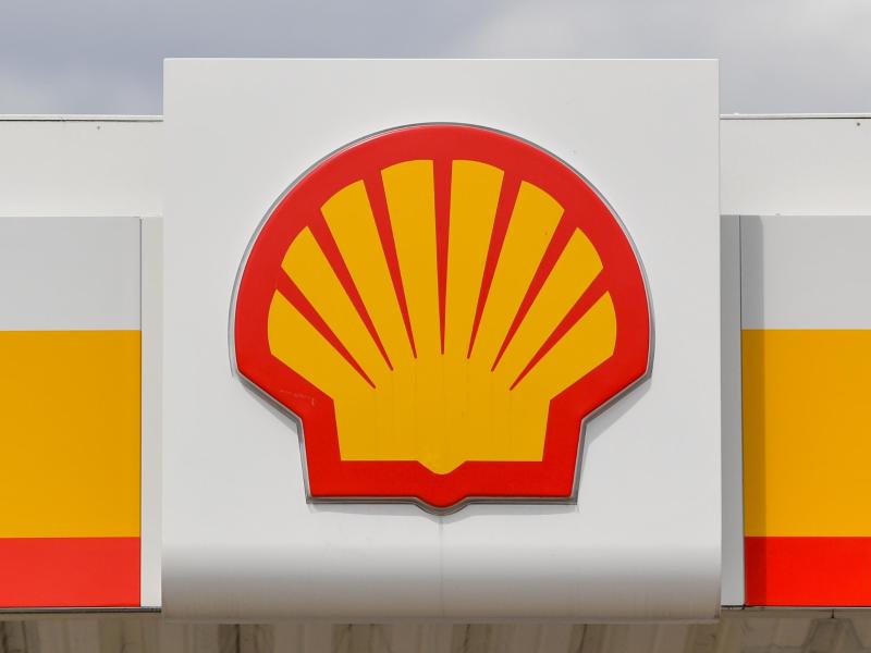 Der Öl- und Erdgaskonzern Shell hat eine historische Schlappe erlitten und muss nach einem Gerichtsurteil seine Kohlendioxid-Emissionen drastisch senken. Foto: Patrick Pleul/dpa-Zentralbild/dpa
