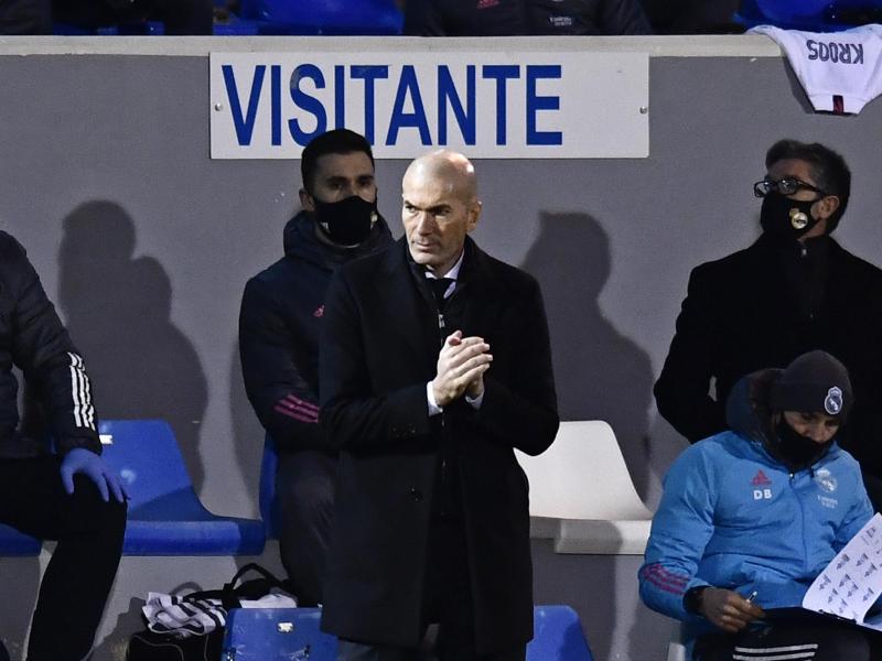 Zinédine Zidane ist positiv auf das Coronavirus getestet worden. Foto: Jose Breton/AP/dpa
