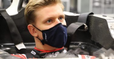 Neues Dienstauto: Haas-Pilot Mick Schumacher geht voller Tatendrang in sein Debütjahr in der Formel 1. Foto: -/Haas F1 Team/dpa