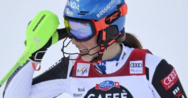 Steht unmittelbar vor dem Gewinn des alpinen Gesamtweltcups: Petra Vlhova aus der Slowakei. Foto: Gian Ehrenzeller/KEYSTONE/dpa