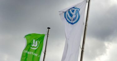 Der VfL Wolfsburg gehört mehrheitlich dem VW-Konzern. Foto: picture alliance / Peter Steffen/dpa/Archiv