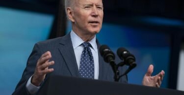 US-Präsident Joe Biden verschärft das Vorgehen gegen chinesische Firmen mit angeblichen Verbindungen zum chinesischen Militär. Foto: Evan Vucci/AP/dpa