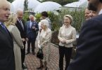 Royaler Empfang: Die G7-Vertreter treffen sich mit Queen Elizabeth II. und ihrem Sohn und Thronfolger Prinz Charles. Foto: Jack Hill/The Times Pool/AP/dpa