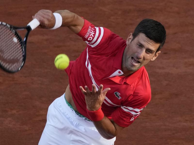Steht im Endspiel von Paris: Novak Djokovic. Foto: Christophe Ena/AP/dpa
