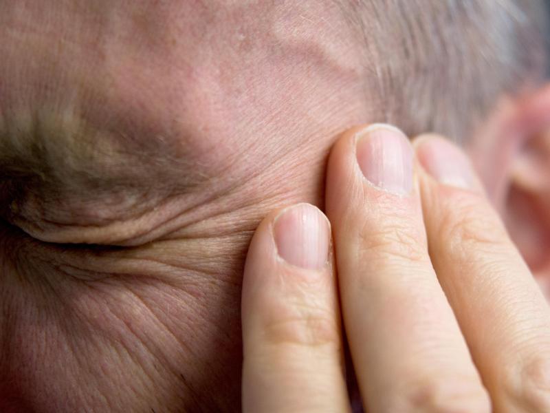 Migräneanfälle verursachen bei Betroffenen heftige, andauernde Kopfschmerzen. Foto: Andrea Warnecke/dpa-tmn