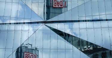 Bei der Deutschen Bahn rücken Streiks der Lokführer näher. Foto: Kay Nietfeld/dpa