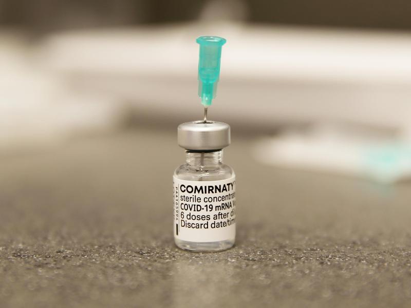 Eine Studie macht Hoffnung: Der Impfstoff von Biontech/Pfizer hat offenbar eine langanhaltende Schutzwirkung. Foto: David Young/dpa