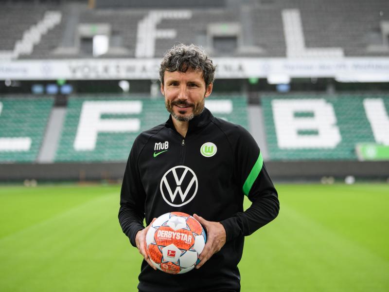 Mark van Bommel ist neuer Trainer des VfL Wolfsburg. Foto: Swen Pförtner/dpa