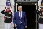 Joe Biden, Präsident der USA, kommt zu einer Feier zum Unabhängigkeitstag auf dem Südrasen des Weißen Hauses. Foto: Patrick Semansky/AP/dpa