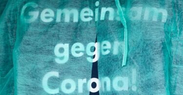 In Deutschland sind erst etwa 43 Prozent der Gesamtbevölkerung vollständig geimpft. Foto: Robert Michael/dpa-Zentralbild/dpa