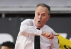 Könnte eine Auszeit brauchen: Aito Garcia Reneses, Trainer von Alba Berlin. Foto: Tobias Hase/dpa