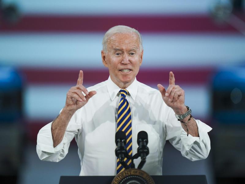 US-Präsident Joe Biden hat für ein massives Infrastrukturpaket geworben. Foto: Matt Rourke/AP/dpa