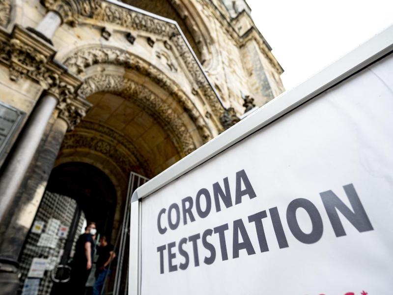 Dauerhaft werden die Corona-Tests nicht kostenlos bleiben. Foto: Fabian Sommer/dpa