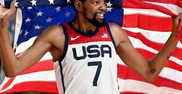 Basketball-Star Kevin Durant hat mit dem US-Team die Goldmedaille gewonnen. Foto: Swen Pförtner/dpa