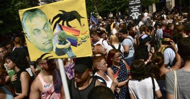 Das neue Gesetz Orbans hatte im In- und Ausland für Proteste gesorgt. Foto: Anna Szilagyi/AP/dpa