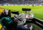 Mit dem Anpfiff der neuen Bundesliga-Saison startet an diesem Wochenende eine neue TV-Ära. Foto: Robert Michael/dpa