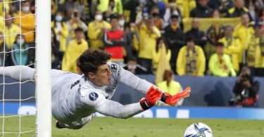 Chelsea-Torhüter Kepa Arrizabalaga glänzte im Elfmeterschießen. Foto: Peter Morrison/AP/dpa