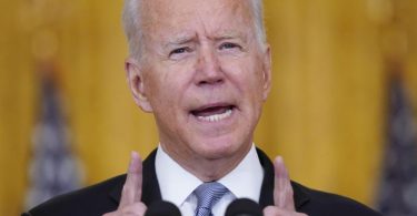 Joe Biden, Präsident der USA, spricht im Weißen Haus über die Situation in Afghanistan. Foto: Evan Vucci/AP/dpa