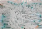 Spritzen mit dem Corona-Impfstoff von Biontech/Pfizer in einem Krankenhaus in Madrid. Die EU hat in Sachen&nbsp;Impfungen eine erfolgreiche Aufholjagd hingelegt. Foto: Isabel Infantes/EUROPA PRESS/dpa