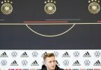 Marco Reus nimmt an der Pressekonferenz des DFB teil. Foto: Tom Weller/dpa