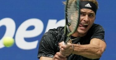 Hat mit dem Sieg gegen Sam Querrey die zweite Runde der US&nbsp;Open erreicht: Alexander Zverev. Foto: John Minchillo/AP/dpa