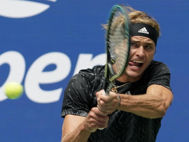 Hat mit dem Sieg gegen Sam Querrey die zweite Runde der US Open erreicht: Alexander Zverev. Foto: John Minchillo/AP/dpa