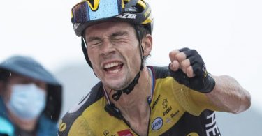 Der Slowene Primož Roglič feierte bei der Vuelta seinen dritten Etappensieg und eroberte das Rote Trikot zurück. Foto: Lalo R. Villar/AP/dpa