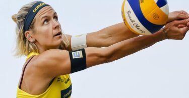 Bei den deutschen Beachvolleyball-Meisterschaften schon ausgeschieden: Laura Ludwig. Foto: Frank Molter/dpa