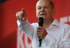 Kanzlerkandidat Olaf Scholz und die SPD liegen nun bei 25 Prozent. Foto: Swen Pförtner/dpa