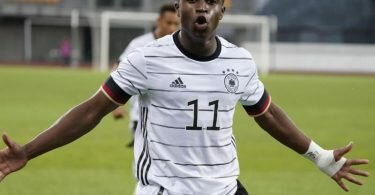 Glänzt auch in der U21-Auswahl: BVB-Stürmer Youssoufa Moukoko. Foto: Oksana Dzadan/dpa