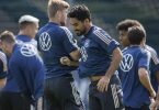 Ilkay Gündogan (M) wird gegen Island von Beginn an spielen. Foto: Tom Weller/dpa