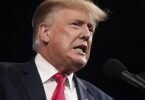 Donald Trump versucht sich als Box-Kommentator. Foto: Lm Otero/AP/dpa